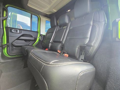 Used 2018 Jeep Wrangler Unlimited Sahara image 19