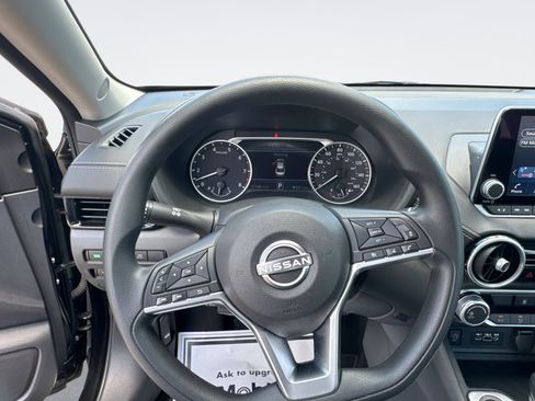Used 2024 Nissan Sentra SV FWD image 17