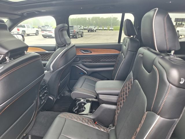 Used 2023 Jeep Grand Cherokee L Summit AWD/4WD image 44
