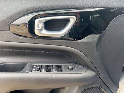 New 2026 Jeep Compass Latitude image 13