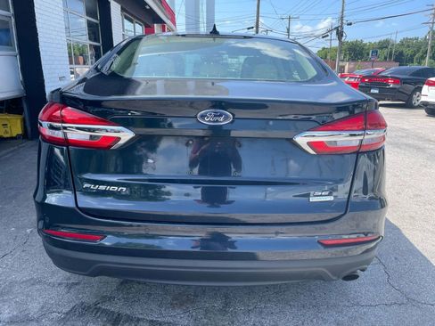 Used 2020 Ford Fusion SE image 10