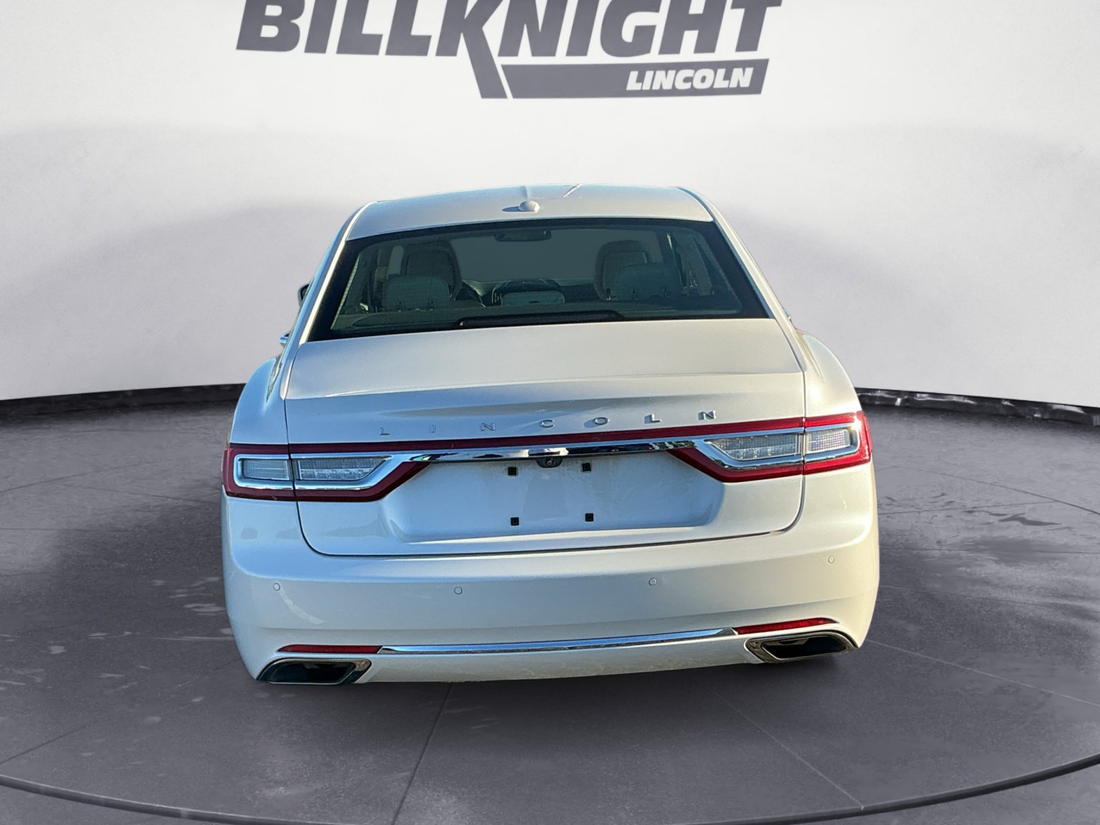 Used 2017 Lincoln Continental Select w/ Climate Package FWD image 5