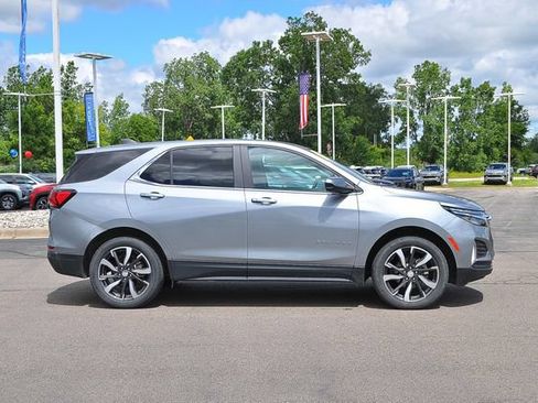 Used 2023 Chevrolet Equinox LT AWD/4WD image 2