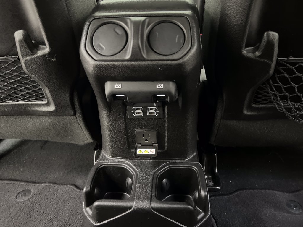 Used 2024 Jeep Wrangler Unlimited Rubicon AWD/4WD image 23