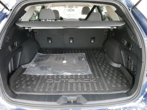 Used 2022 Subaru Outback Premium image 18