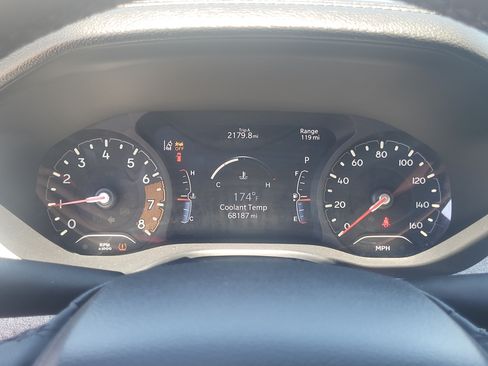 Used 2024 Jeep Compass Latitude AWD/4WD image 11