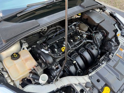 Used 2015 Ford Focus SE image 40