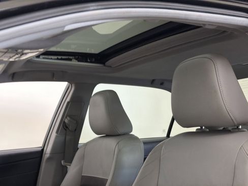 Used 2013 Toyota Camry XLE w/ Leather Pkg FWD image 25