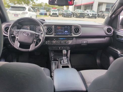 Used 2021 Toyota Tacoma TRD Off-Road image 16
