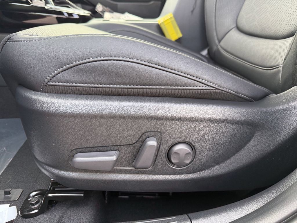 New 2026 Kia Seltos SX w/ SX Sunroof Package AWD/4WD image 17