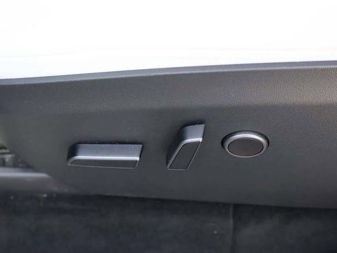 Used 2023 Tesla Model Y Long Range image 35