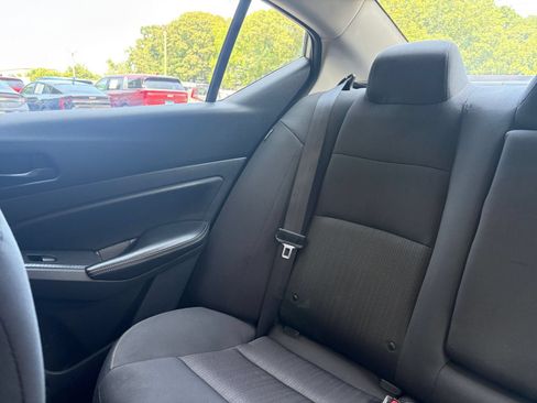 Used 2025 Nissan Altima 2.5 SV FWD image 39