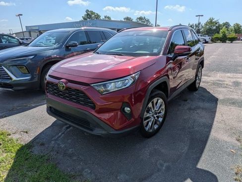 Used 2021 Toyota RAV4 XLE Premium FWD image 3