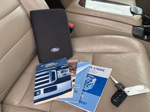 Used 2005 Ford F350 Lariat image 48