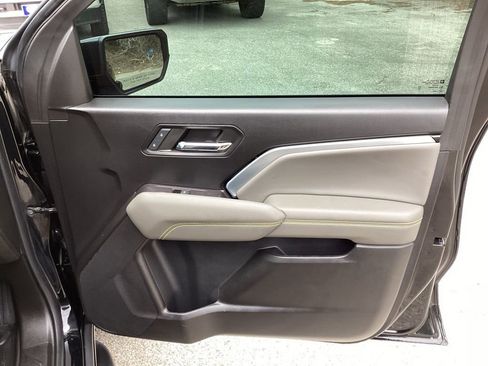 Used 2024 Chevrolet Colorado ZR2 w/ ZR2 Convenience Package III image 24