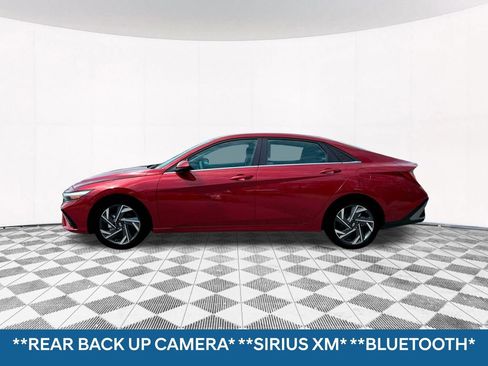 Used 2024 Hyundai Elantra SEL w/ Convenience Package FWD image 4