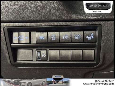 Used 2023 Toyota Tundra SR5 w/ SR5 Convenience Package AWD/4WD image 17