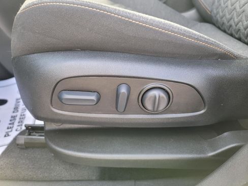 Used 2023 Chevrolet Equinox LT FWD image 21