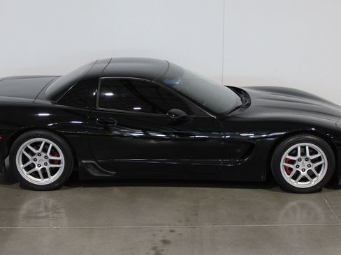 Used 2001 Chevrolet Corvette Z06 RWD image 7