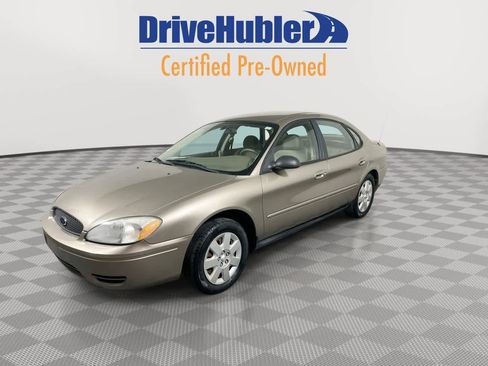Used 2005 Ford Taurus SE image 4