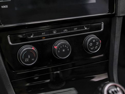 Used 2018 Volkswagen GTI SE w/ SE Leather Package image 28