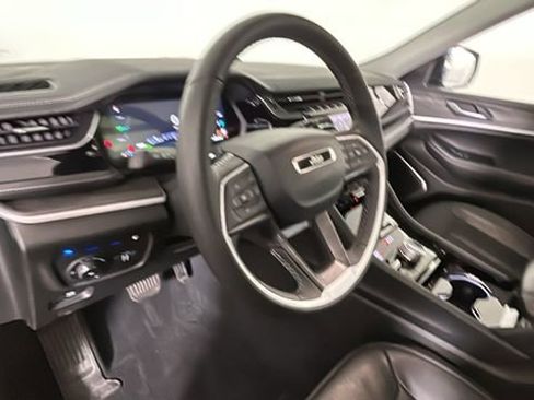 Used 2023 Jeep Grand Cherokee 4WD 4xe w/ Luxury Tech Group II image 14