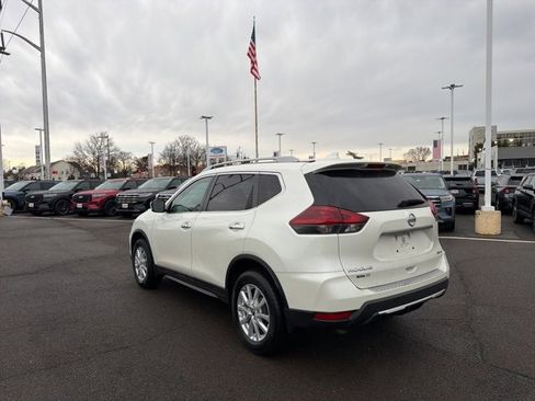 Used 2018 Nissan Rogue SV image 7
