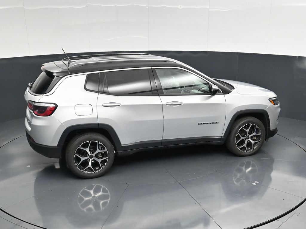 Used 2025 Jeep Compass Limited AWD/4WD image 45