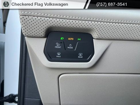 New 2026 Volkswagen Atlas SE image 30