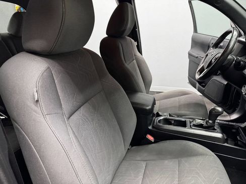 Used 2018 Toyota Tacoma TRD Sport image 52