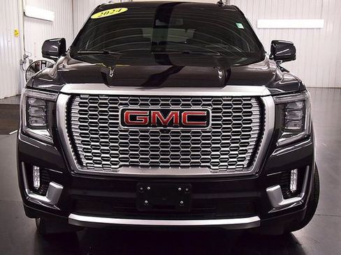 Used 2024 GMC Yukon Denali image 2