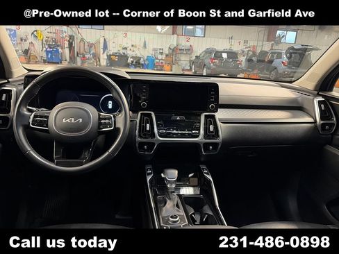 Used 2023 Kia Sorento SX AWD/4WD image 18