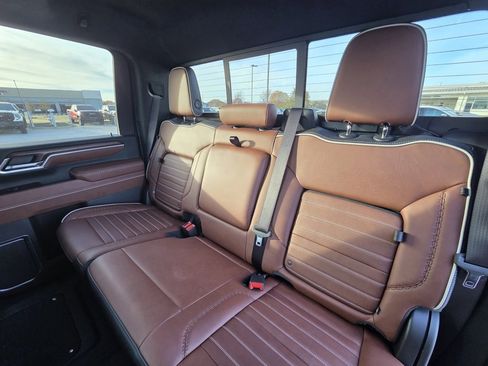 Used 2025 GMC Sierra 2500 Denali Ultimate image 25