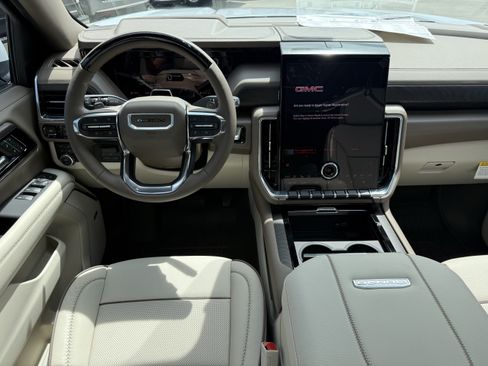 New 2026 GMC Yukon Denali w/ Denali Reserve Package AWD/4WD image 11