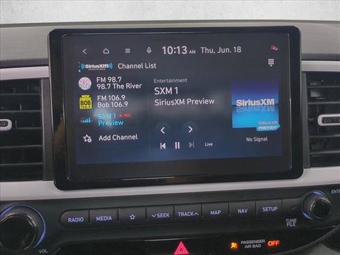 Used 2022 Hyundai Venue Limited FWD image 18