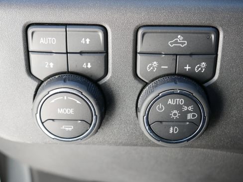 Used 2025 Chevrolet Silverado 1500 LT Trail Boss w/ Convenience Package II image 31