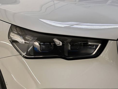 Used 2026 BMW 530i w/ Premium Package image 10