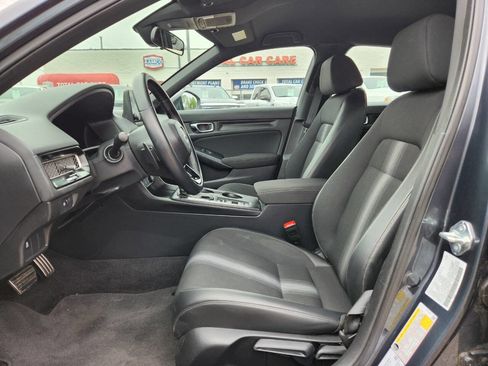 Used 2025 Honda Civic Sport image 11