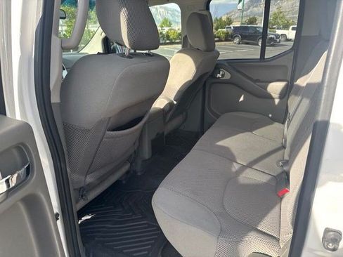 Used 2010 Nissan Frontier SE AWD/4WD image 10