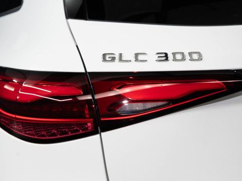 New 2027 Mercedes-Benz GLC 300 4MATIC image 9