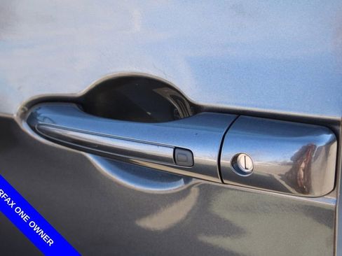 Used 2023 Chrysler Voyager LX image 15