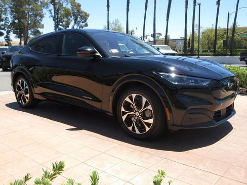 Certified 2022 Ford Mustang Mach-E Premium RWD image 7