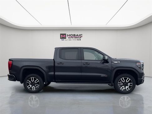 Used 2025 GMC Sierra 1500 AT4 w/ AT4 Premium Package image 8