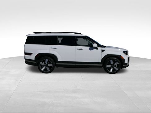 Used 2025 Hyundai Santa Fe Limited image 2