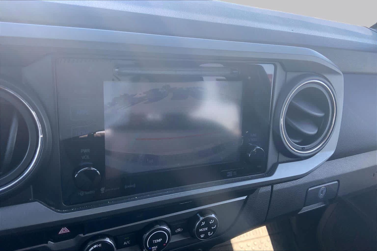 Used 2019 Toyota Tacoma TRD Off-Road w/ Technology Package AWD/4WD image 26