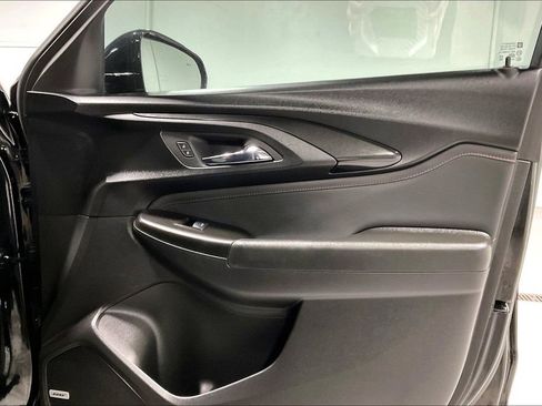 Used 2023 Chevrolet TrailBlazer RS w/ Sun and Liftgate Package image 23