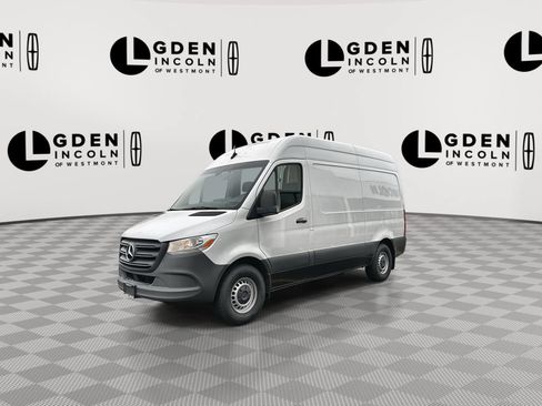 Used 2023 Mercedes-Benz Sprinter 1500 image 4
