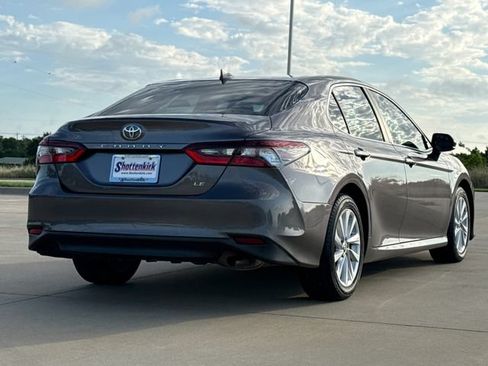 Used 2021 Toyota Camry LE FWD image 8