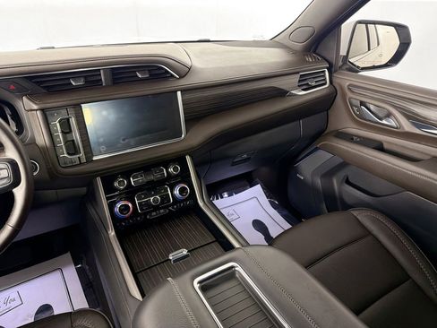 Used 2023 GMC Yukon Denali AWD/4WD image 25