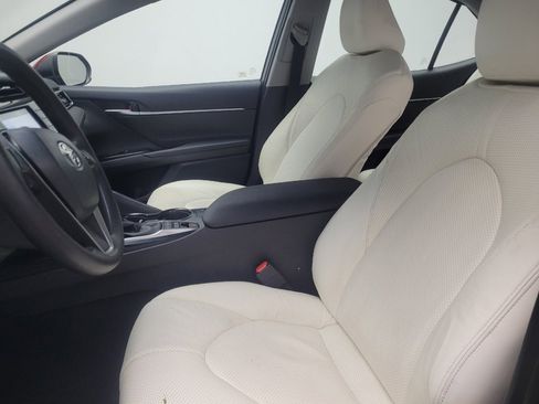 Used 2018 Toyota Camry LE image 17